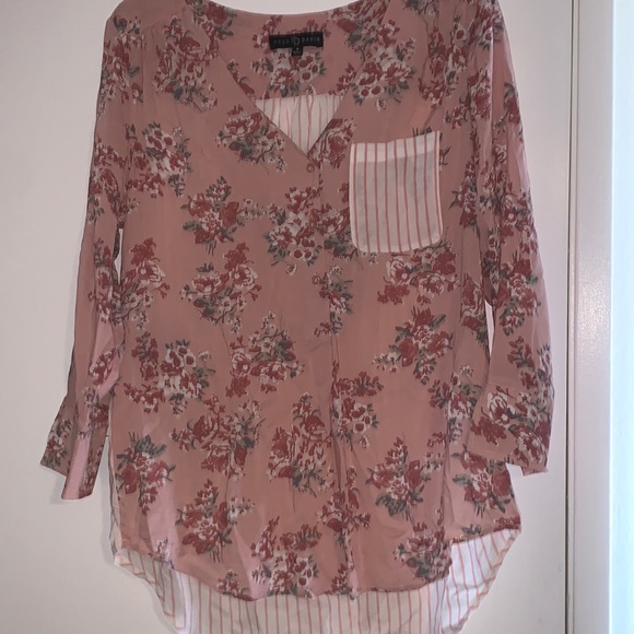 Beautiful Floral Blouse - Picture 1 of 5